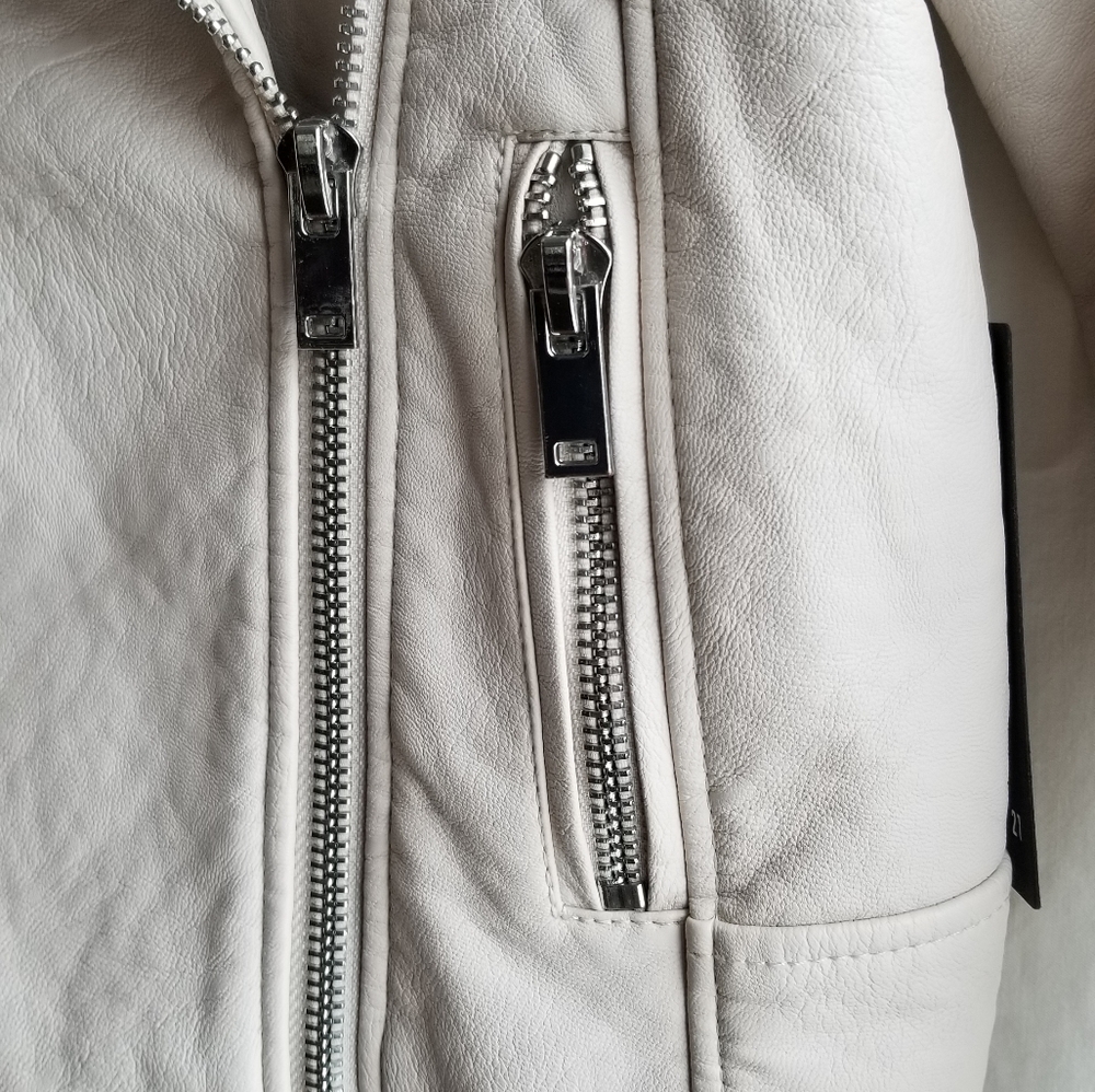 NWT - Forever 21 Faux Leather  Biker Jacket - Picture 11 of 12